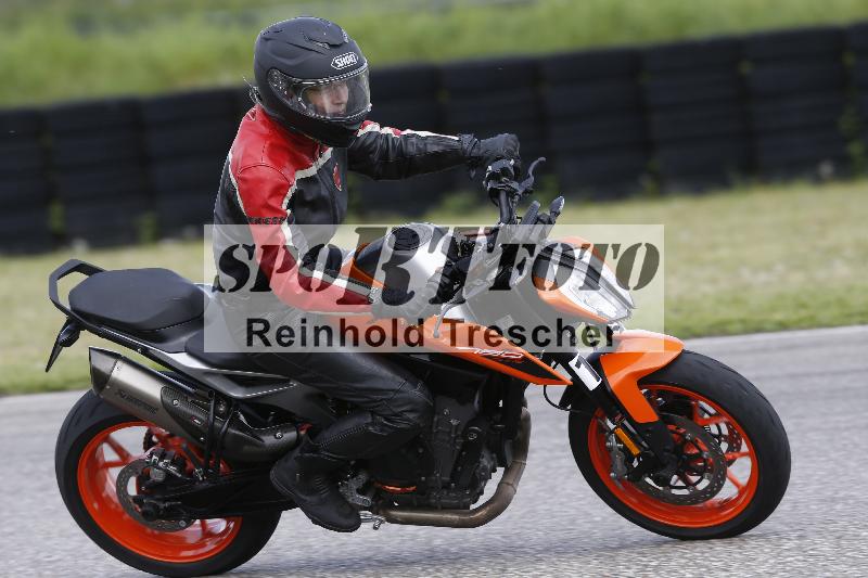 Archiv-2025/09 22.04.2025 Cornu Master School ADR/gruen-vert/17